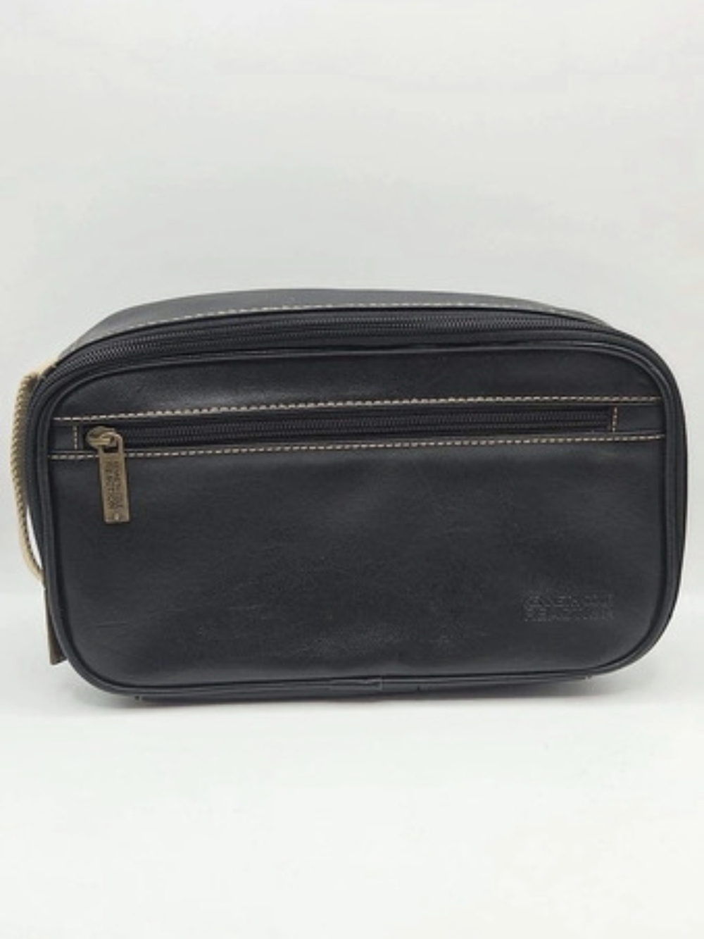 Kenneth Cole Reaction Saddle Toiletry Kit.